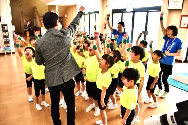発表会の出番直前の園児たちの様子